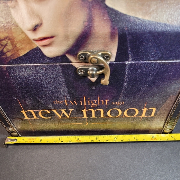 RARE Twilight New Moon Edward Trunk NECA - Picture 5 of 9